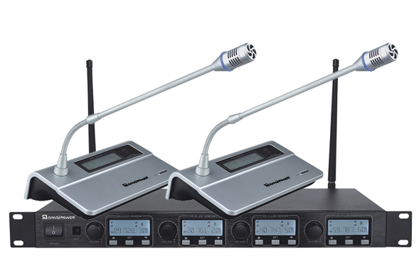 無線一拖四會議話筒DM8400